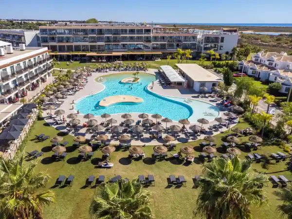 AP Cabanas Beach & Nature