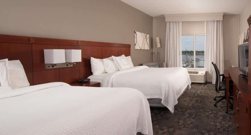 Courtyard By Marriott Charleston Waterfront