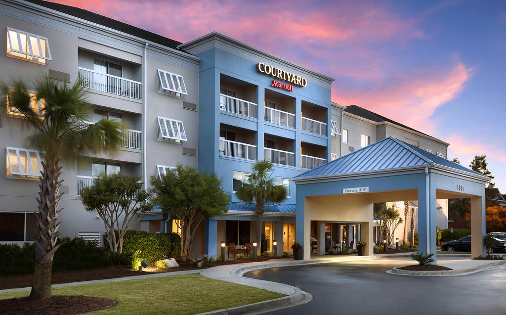 Courtyard By Marriott  – Broadway at the Beach