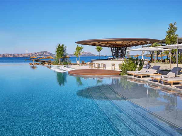 W Costa Navarino