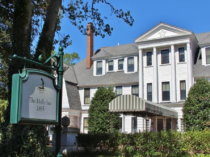The Holly Inn